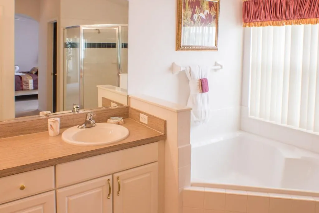 Hibiscus Haven - Four Bedroom Home Davenport 0*,  United States
